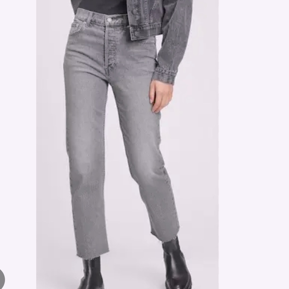 GAP Women's Gray Straight Leg Jeans